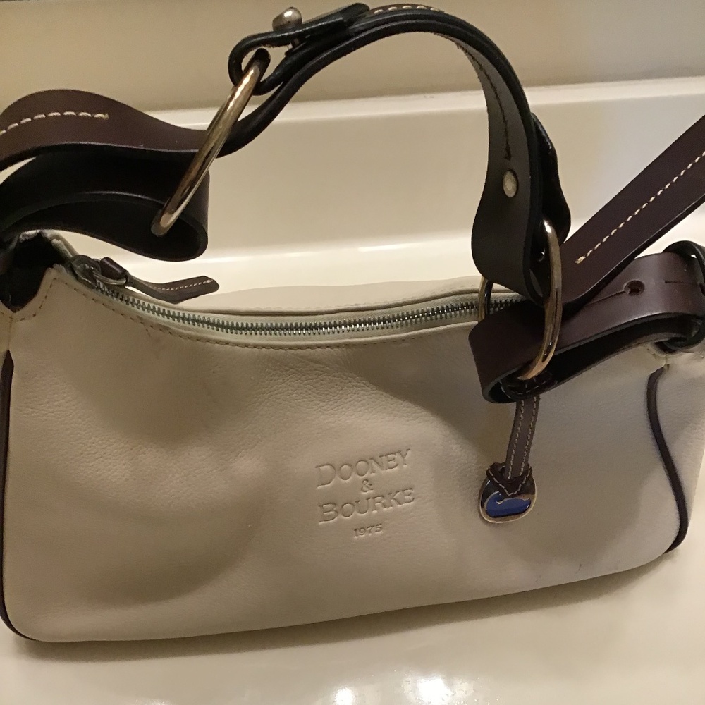 DOONEY & BOURKE HOBO LEATHER HANDBAG